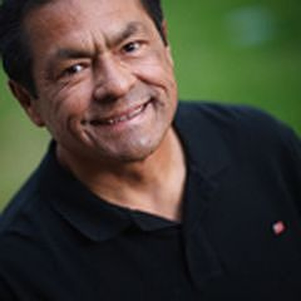 Pat Rojas, Broker
